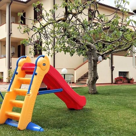 I Papaveri Apartments Сан-Винченцо Экстерьер фото